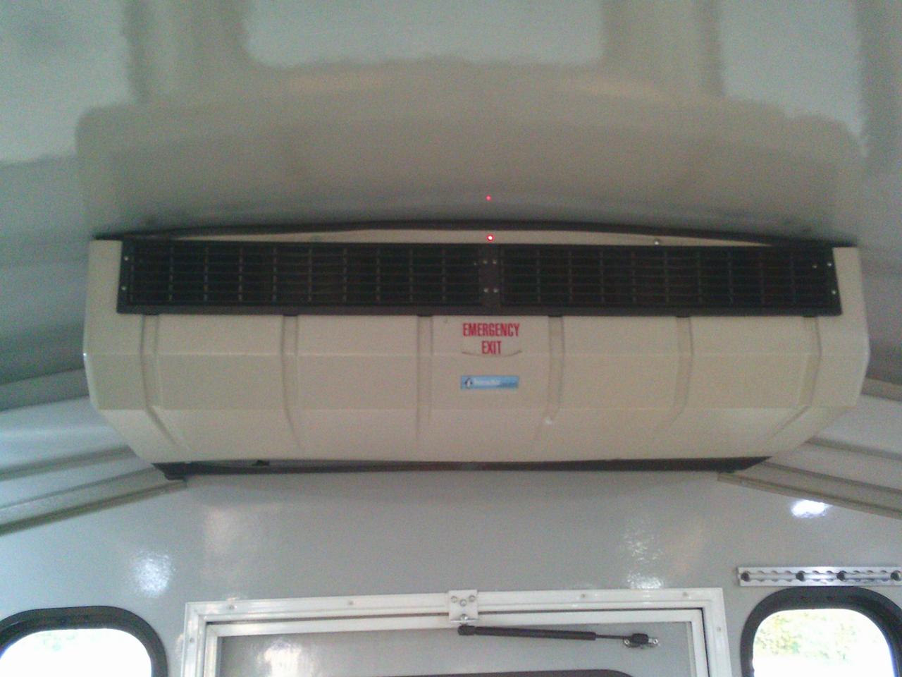 2015 Chevrolet Express Commercial Cutaway Diesel Photo