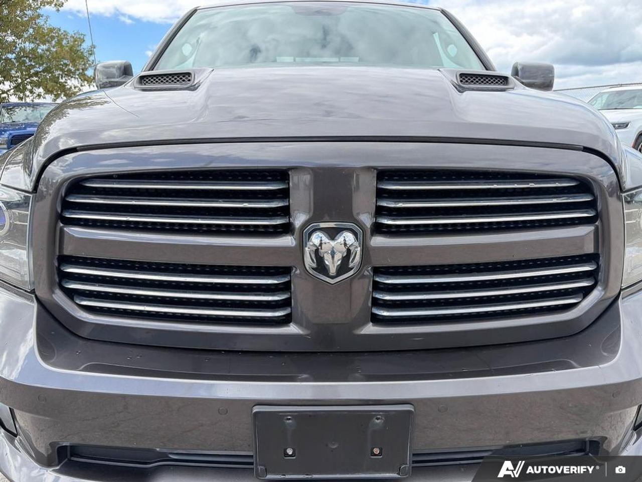 2017 RAM 1500 Sport HEATED & VENTILATED LEATHER SEATS Photo