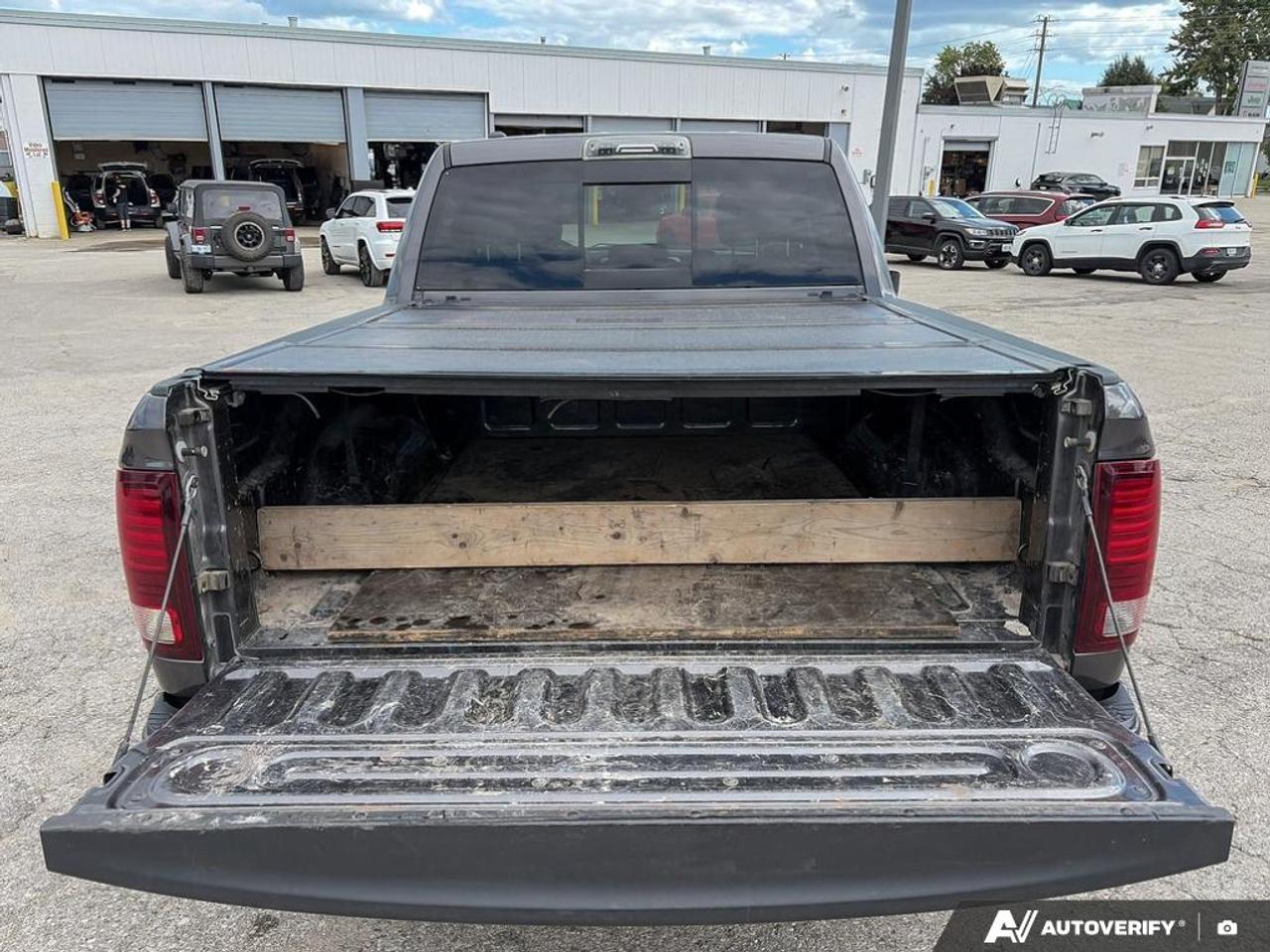 2017 RAM 1500 Sport HEATED & VENTILATED LEATHER SEATS Photo