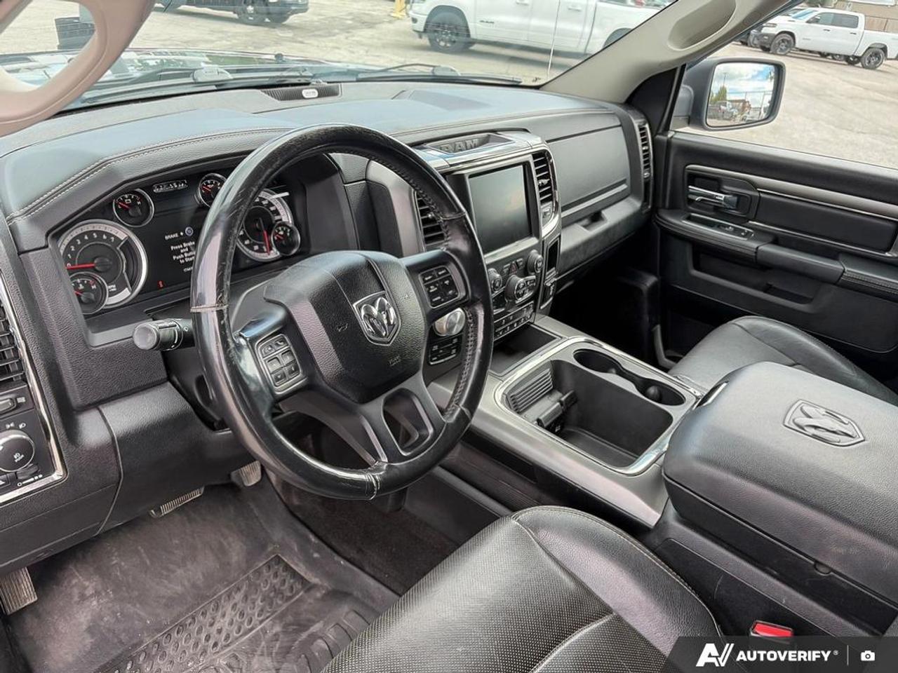 2017 RAM 1500 Sport HEATED & VENTILATED LEATHER SEATS Photo