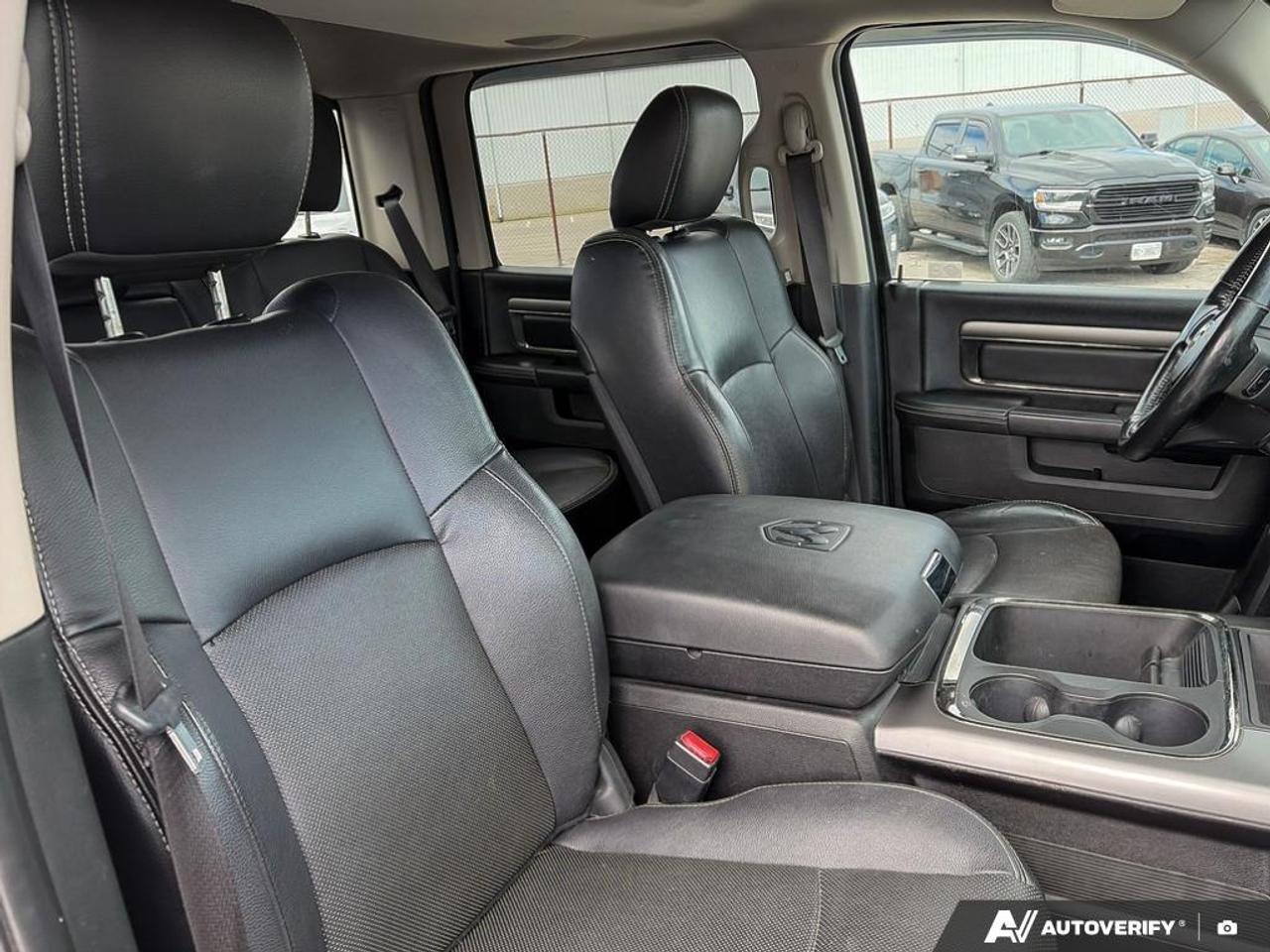 2017 RAM 1500 Sport HEATED & VENTILATED LEATHER SEATS Photo