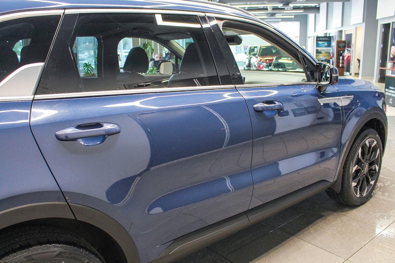 2024 Kia Sorento 2.5T X-Line SECOND ROW CAPTAINS CHAIRS - LEATHER SEATS - HEATED SEATS/STEERING WHEEL Photo