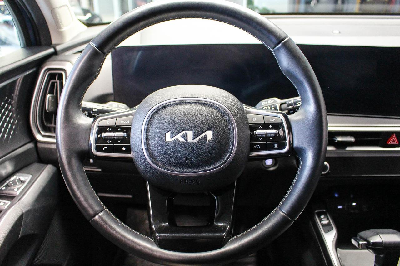 2024 Kia Sorento 2.5T X-Line SECOND ROW CAPTAINS CHAIRS - LEATHER SEATS - HEATED SEATS/STEERING WHEEL Photo