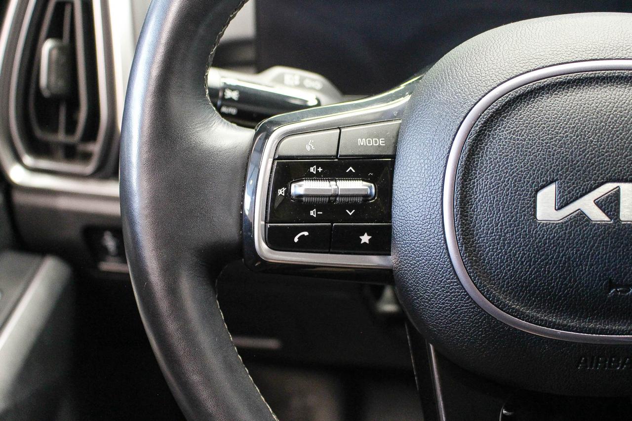 2024 Kia Sorento 2.5T X-Line SECOND ROW CAPTAINS CHAIRS - LEATHER SEATS - HEATED SEATS/STEERING WHEEL Photo