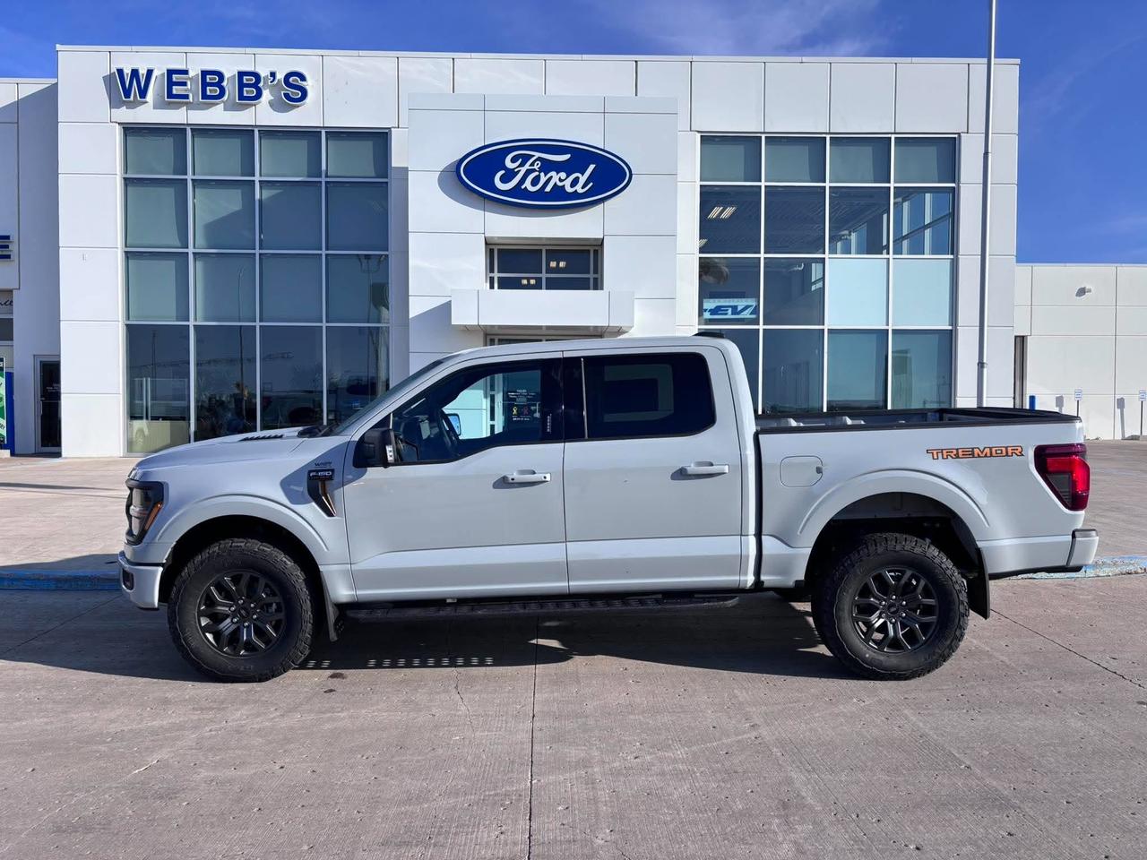 2026 Ford F-150 Tremor 4WD SuperCrew 5.5' Box Photo4