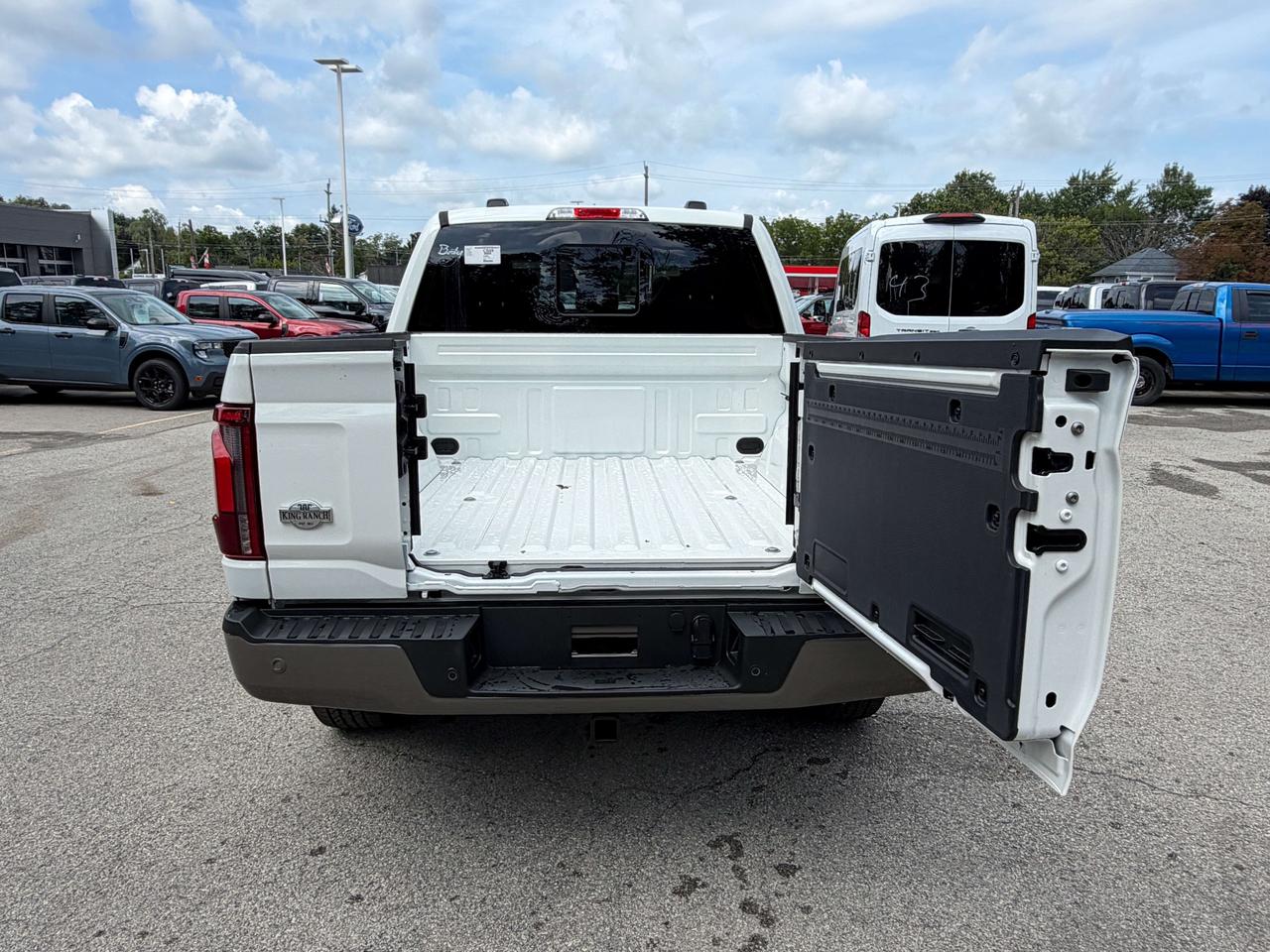 2026 Ford F-150 KING RANCH 4WD SuperCrew 5.5' Box 601A Photo4