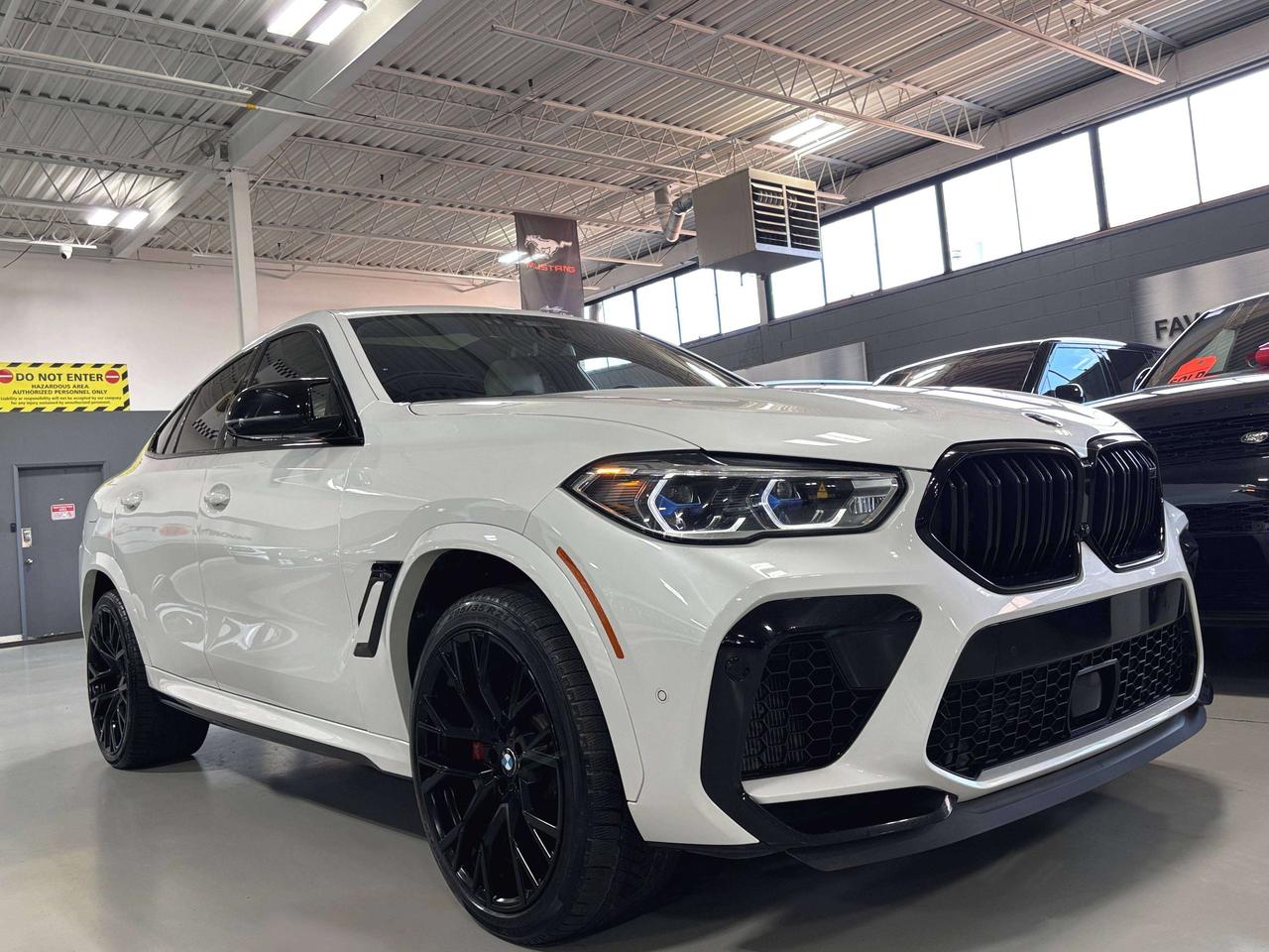 2022 BMW X6 M Competition|V8TWINTURBO|NO LUX TAX|WHITE ON WHITE| Photo1