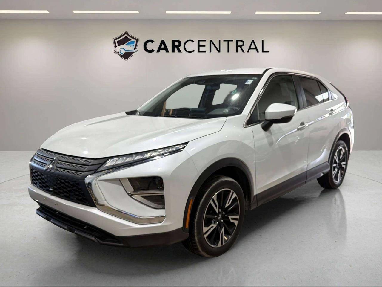 2023 Mitsubishi Eclipse Cross ES| CLEAN CARFAX| AWD| HTD SEATS| CARPLAY Photo