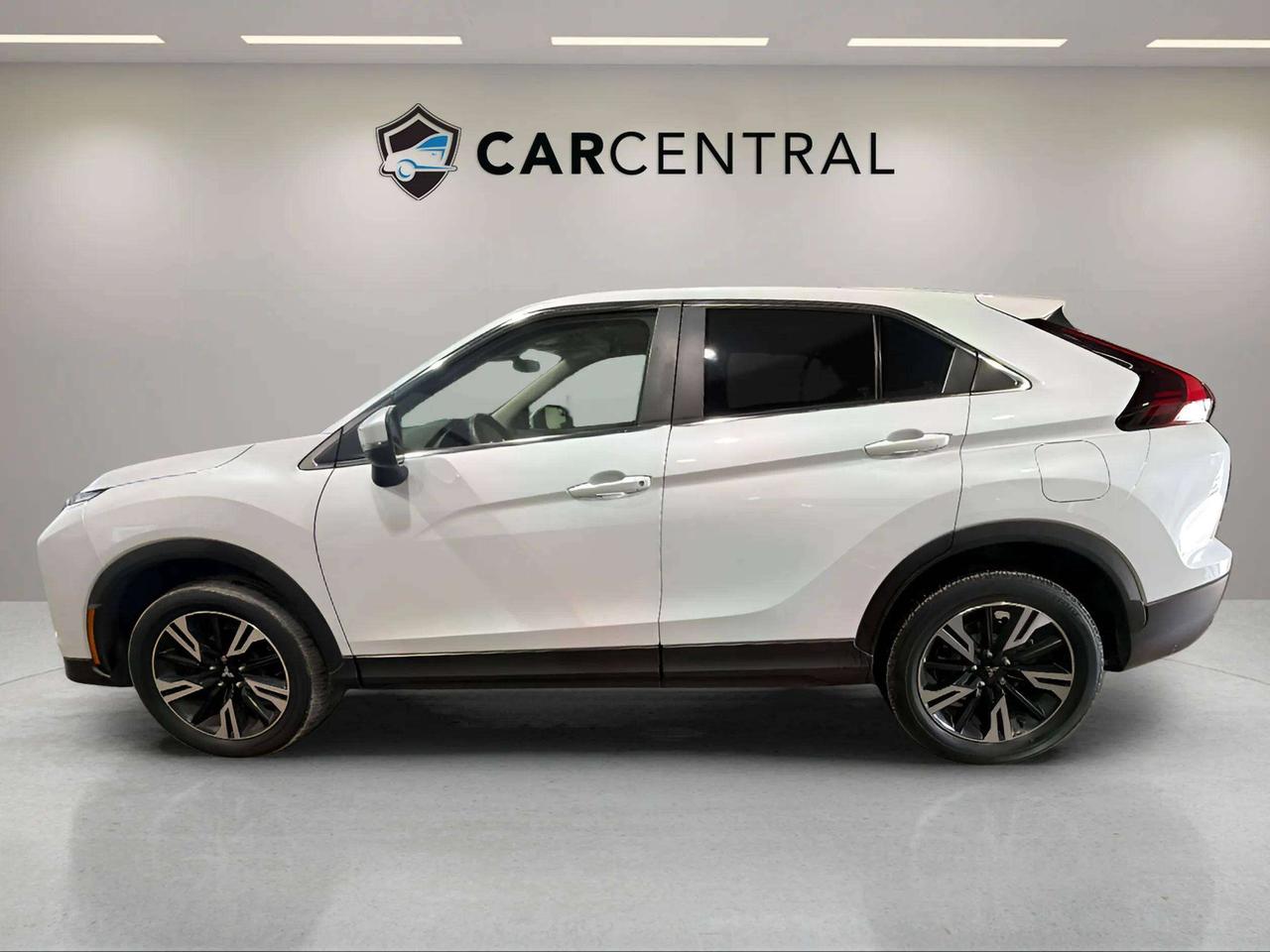 2023 Mitsubishi Eclipse Cross ES| CLEAN CARFAX| AWD| HTD SEATS| CARPLAY Photo