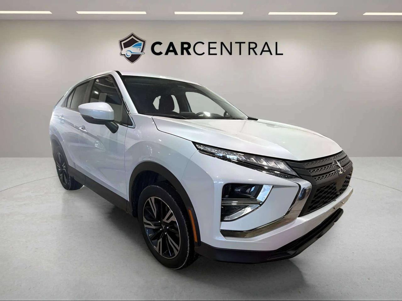 2023 Mitsubishi Eclipse Cross ES| CLEAN CARFAX| AWD| HTD SEATS| CARPLAY Photo