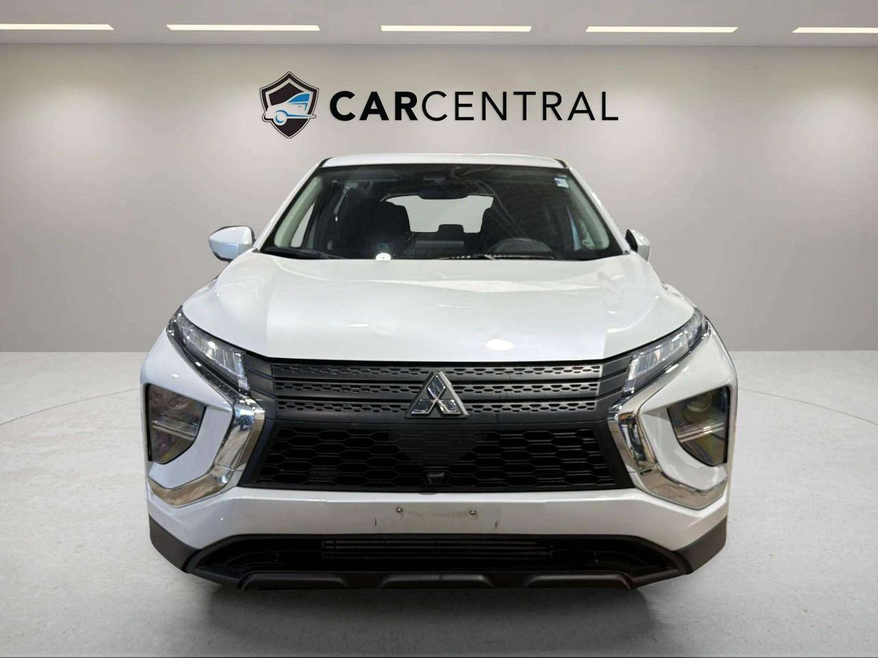 2023 Mitsubishi Eclipse Cross ES| CLEAN CARFAX| AWD| HTD SEATS| CARPLAY Photo