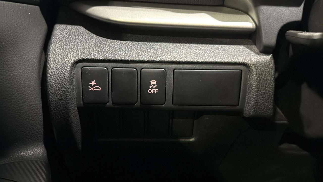 2023 Mitsubishi Eclipse Cross ES| CLEAN CARFAX| AWD| HTD SEATS| CARPLAY Photo