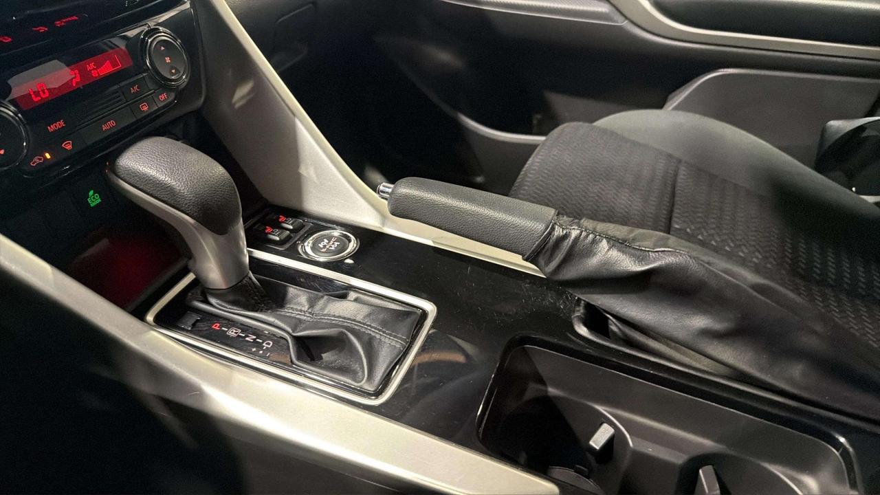 2023 Mitsubishi Eclipse Cross ES| CLEAN CARFAX| AWD| HTD SEATS| CARPLAY Photo
