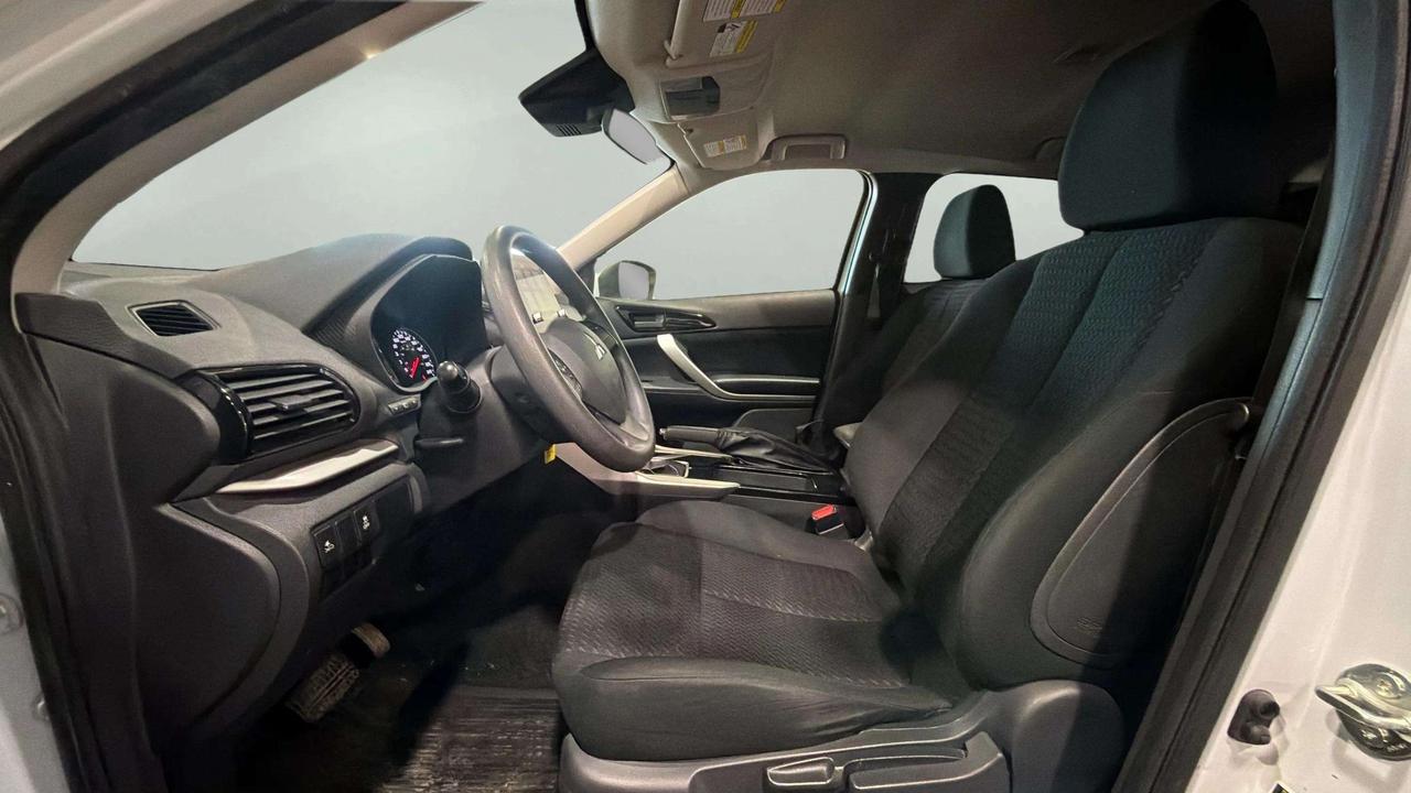2023 Mitsubishi Eclipse Cross ES| CLEAN CARFAX| AWD| HTD SEATS| CARPLAY Photo