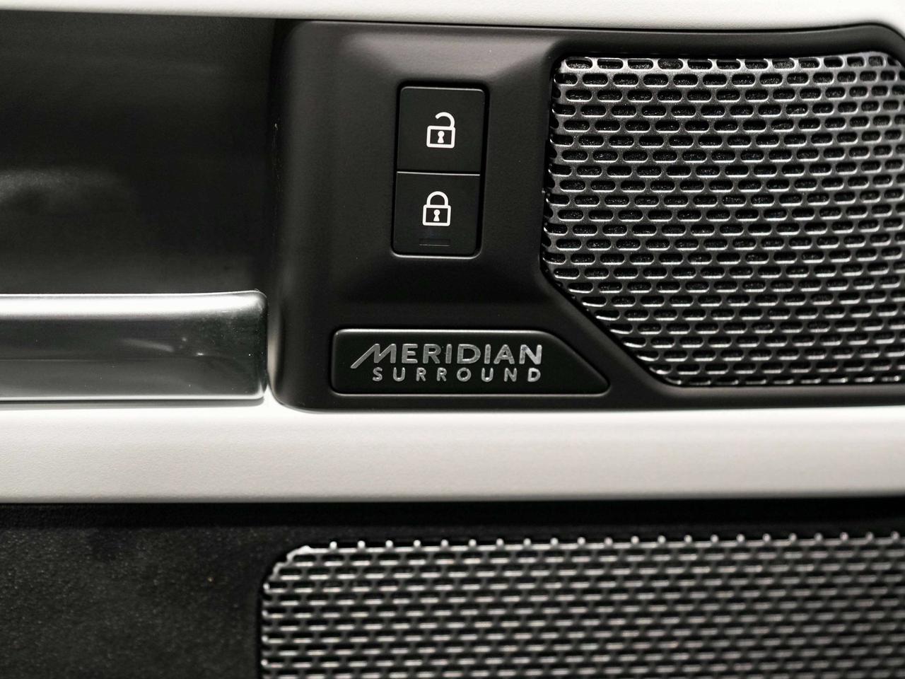 2024 Land Rover Defender SE|P500|1100KM|NO ACCIDENT|HUD|360|PANO|MERIDIAN Photo