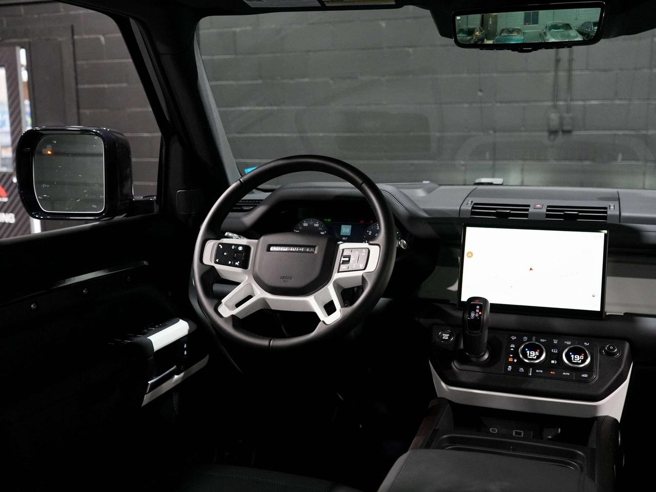 2024 Land Rover Defender SE|P500|1100KM|NO ACCIDENT|HUD|360|PANO|MERIDIAN Photo