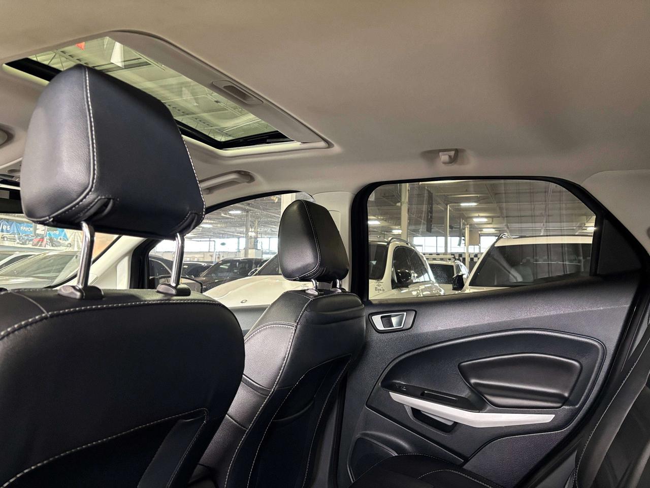 2022 Ford EcoSport Titanium|4WD|NAV|SUNROOF|LEATHER|HEATEDSEATS|+ Photo