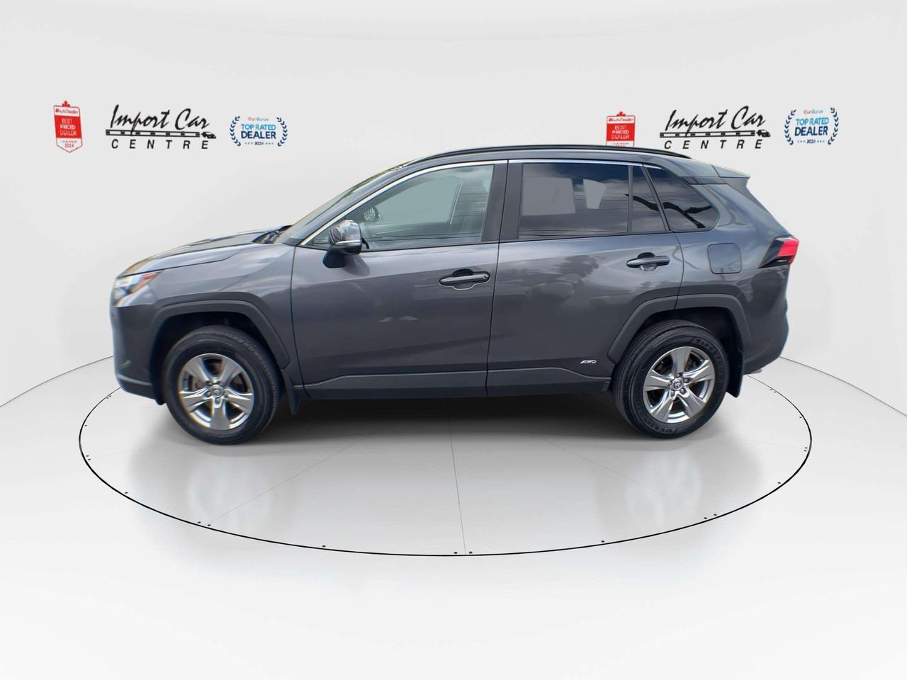 2023 Toyota RAV4 XLE HYBRID, ROOF, HTD. SEATS, BLIS, BK. CAM, ALLOYS Photo