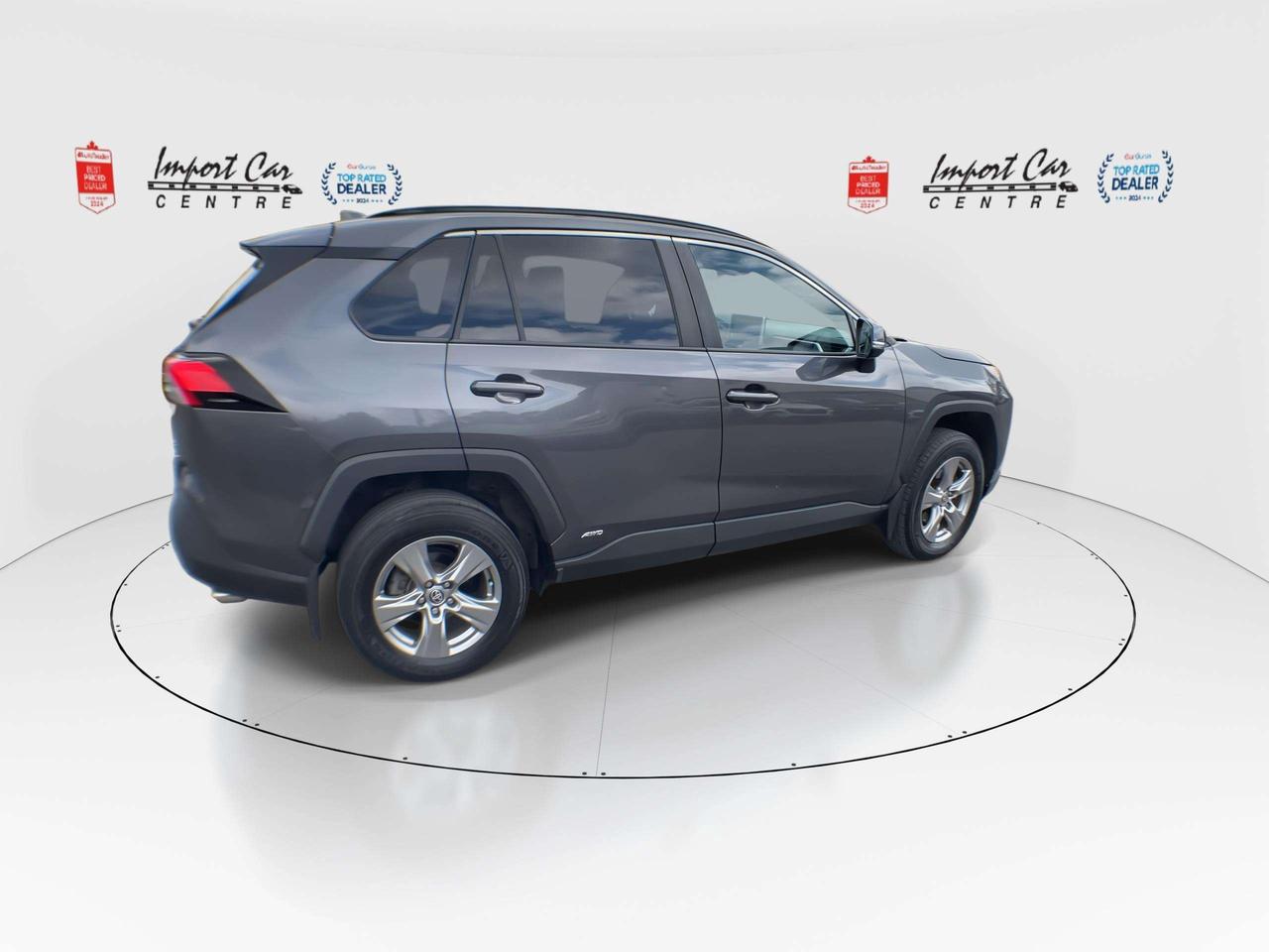 2023 Toyota RAV4 XLE HYBRID, ROOF, HTD. SEATS, BLIS, BK. CAM, ALLOYS Photo