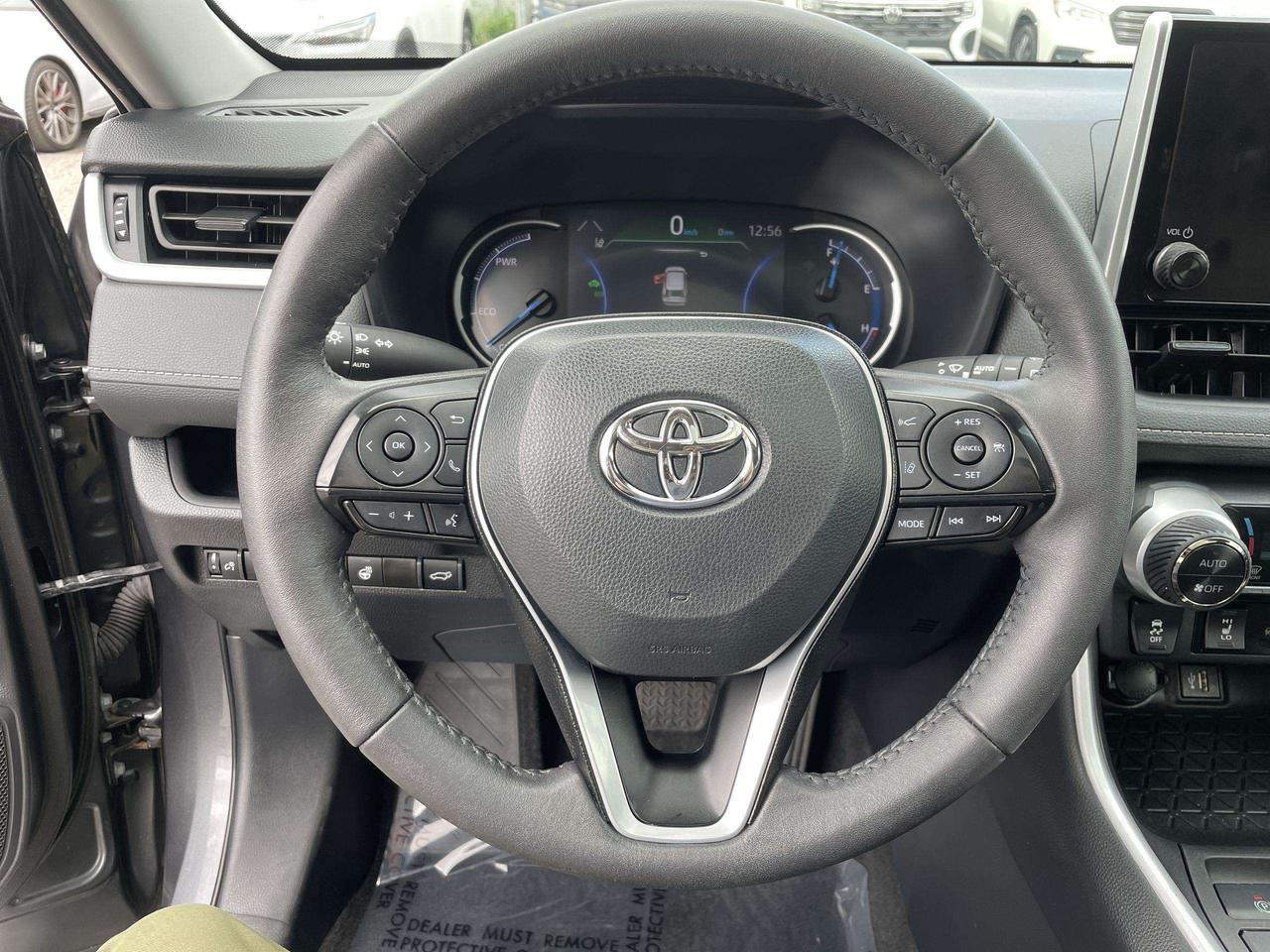 2023 Toyota RAV4 XLE HYBRID, ROOF, HTD. SEATS, BLIS, BK. CAM, ALLOYS Photo
