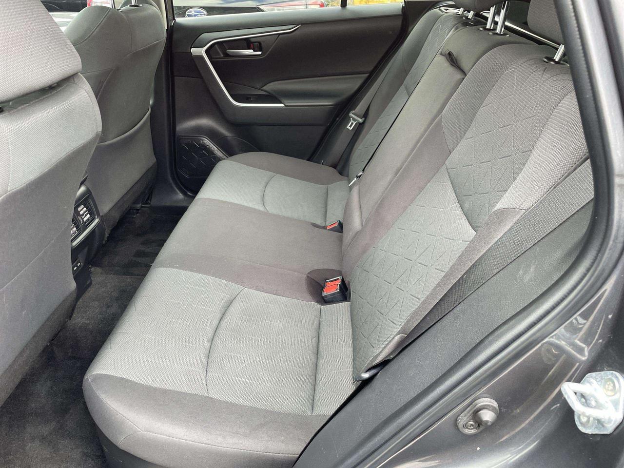 2023 Toyota RAV4 XLE HYBRID, ROOF, HTD. SEATS, BLIS, BK. CAM, ALLOYS Photo
