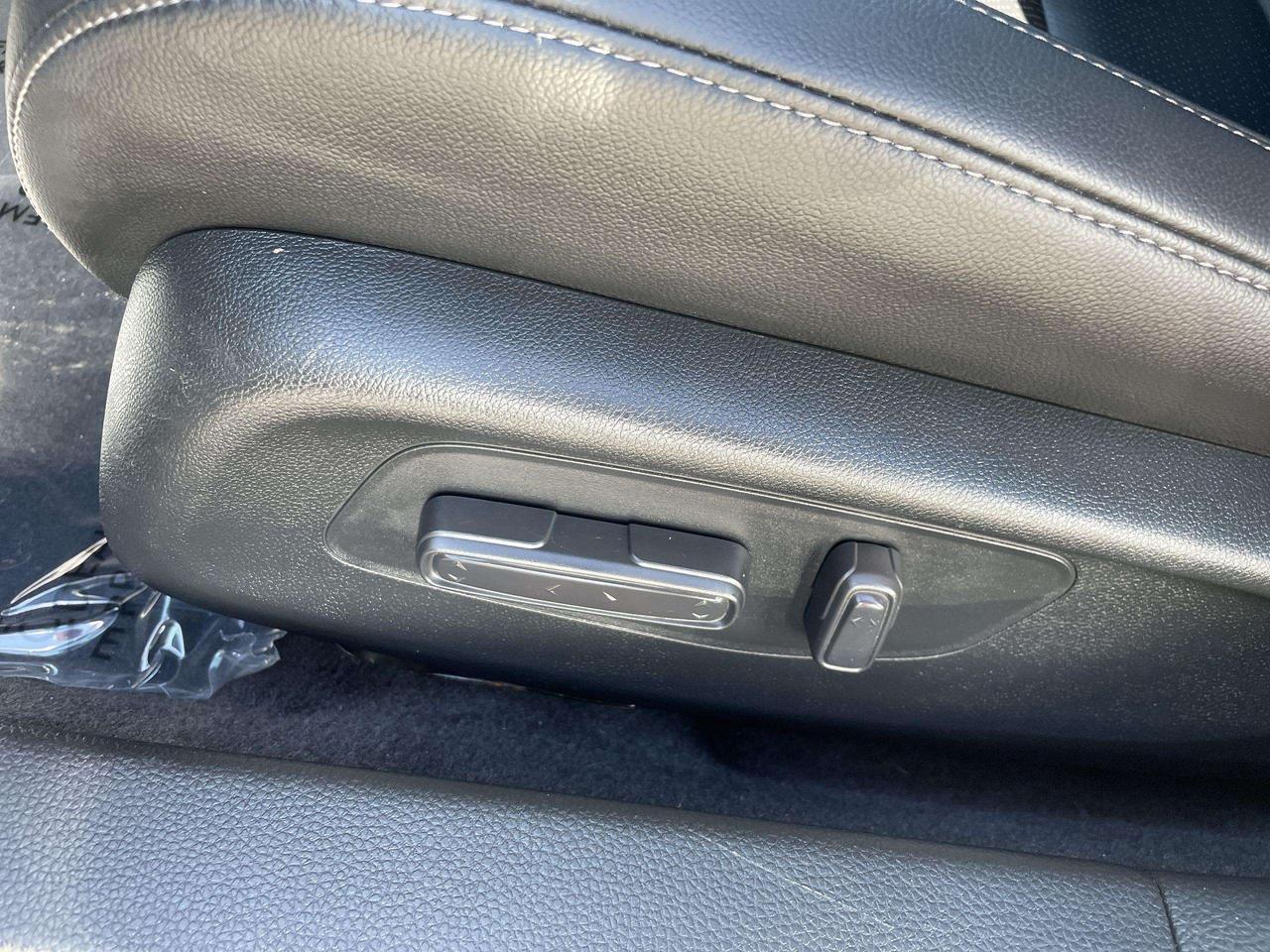 2025 Honda Civic Sport Touring HYBRID!!  LEATHER, BOSE SOUND, ROOF, NAVI, BLIS, BK. CAM, ALLOYS Photo