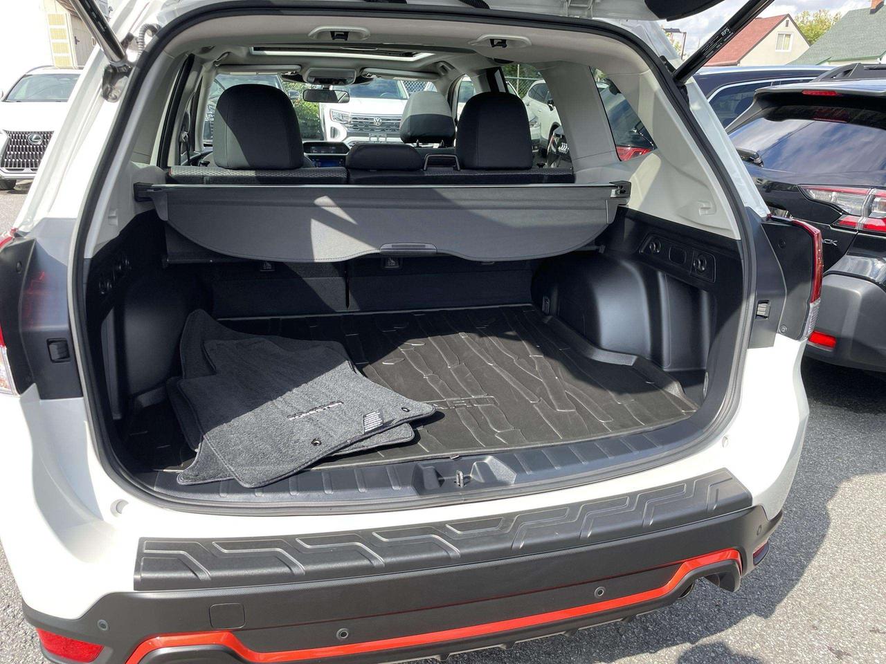 2024 Subaru Forester Sport SPORT, PANO. ROOF, HTD. SEATS, BLIS, BK. CAM, ALLOYS Photo