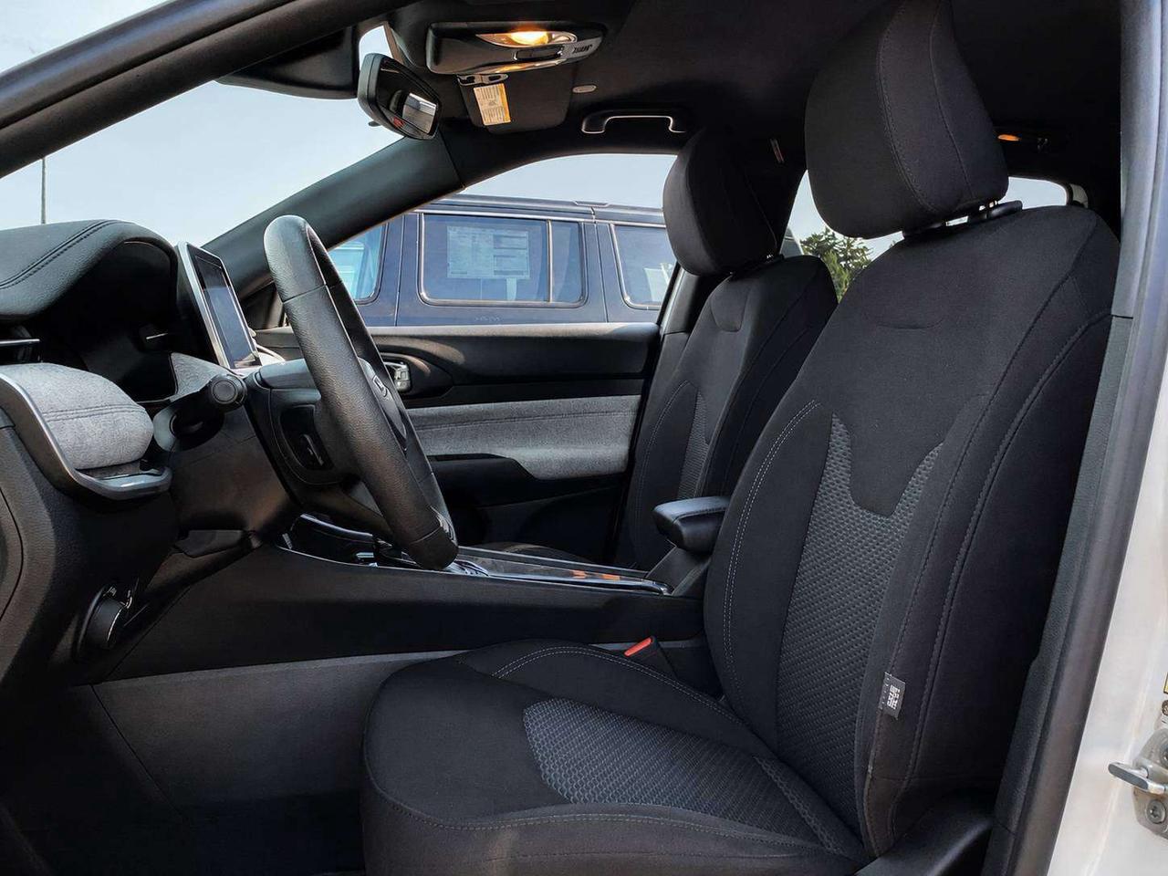 2025 Jeep Compass Sport | Heated Seats | CarPlay |4X4 Photo