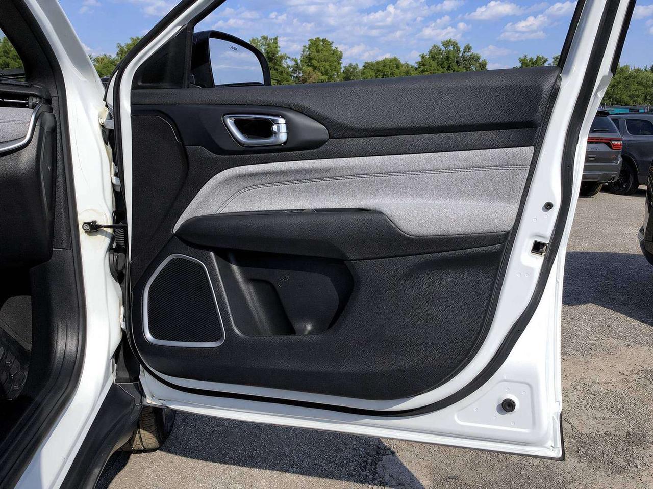 2025 Jeep Compass Sport | Heated Seats | CarPlay |4X4 Photo
