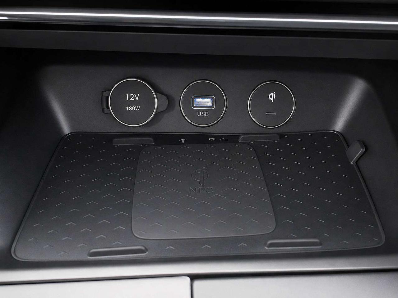 2026 Genesis G70 2.5T Advanced | Vented Leather | Panoroof | AWD Photo