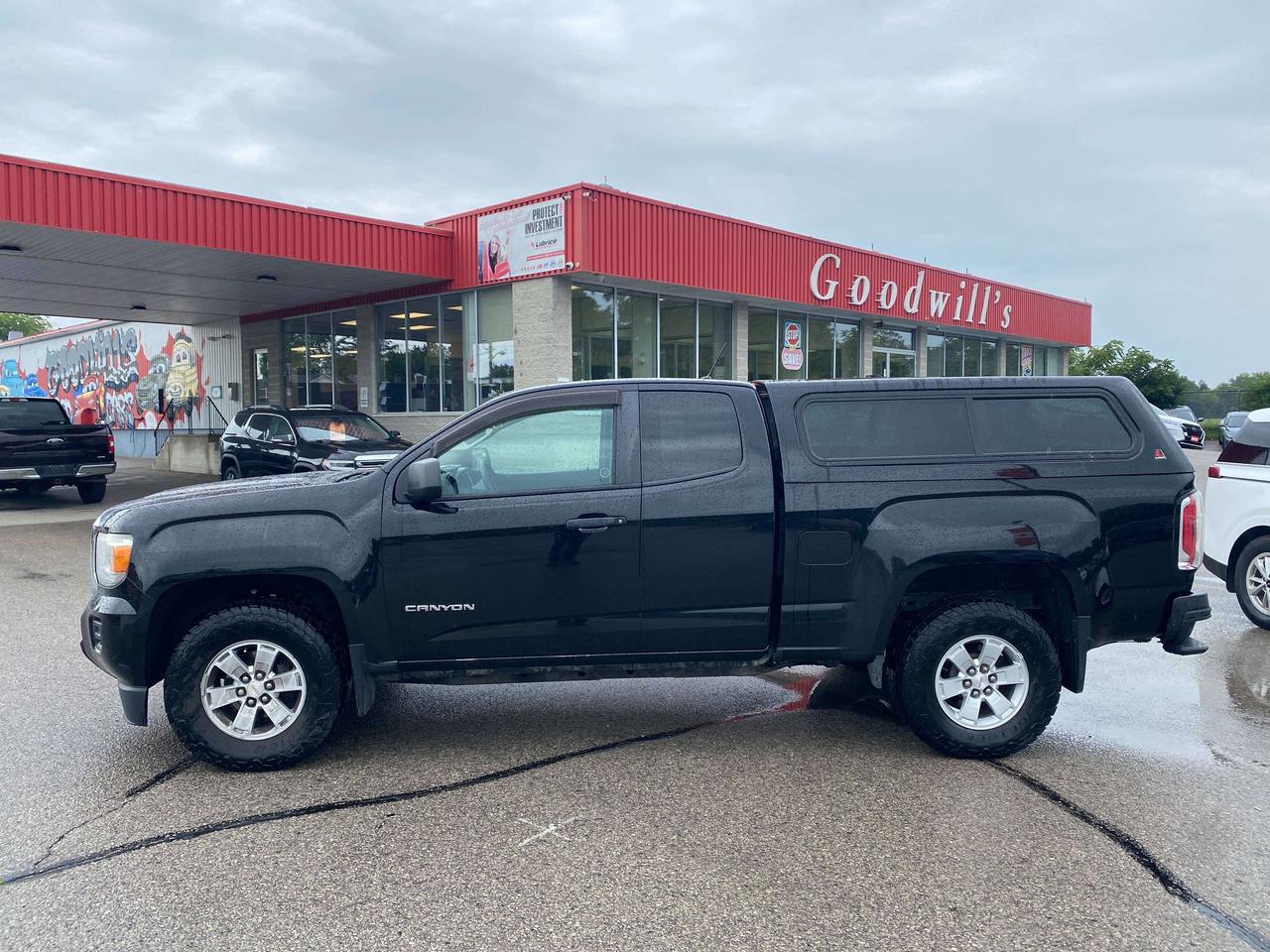 2016 GMC Canyon 2WD SL, CLEAN CARFAX, BACK UP CAMERA, 2 PASSENGER! - Photo #5
