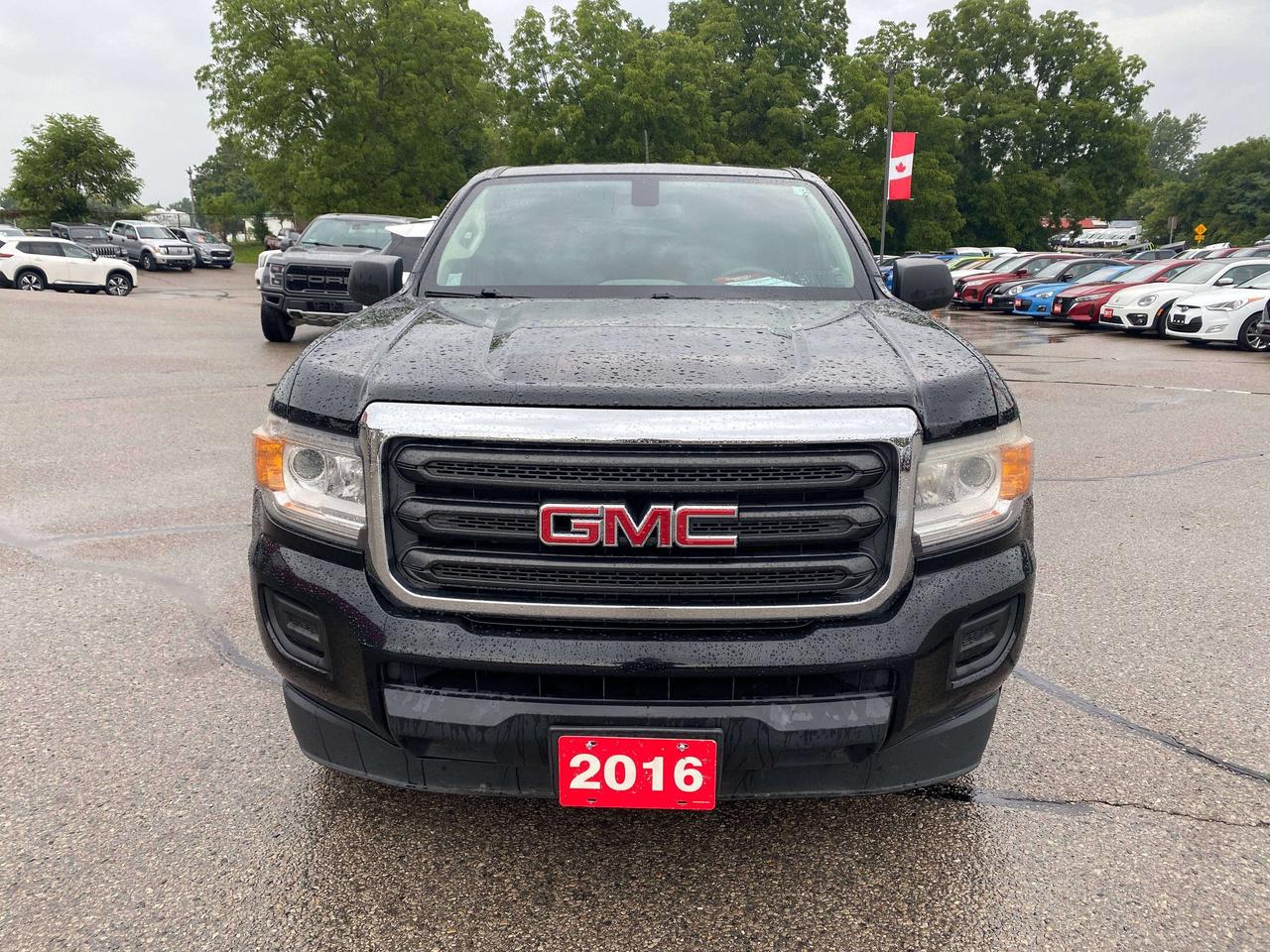 2016 GMC Canyon 2WD SL, CLEAN CARFAX, BACK UP CAMERA, 2 PASSENGER! Photo