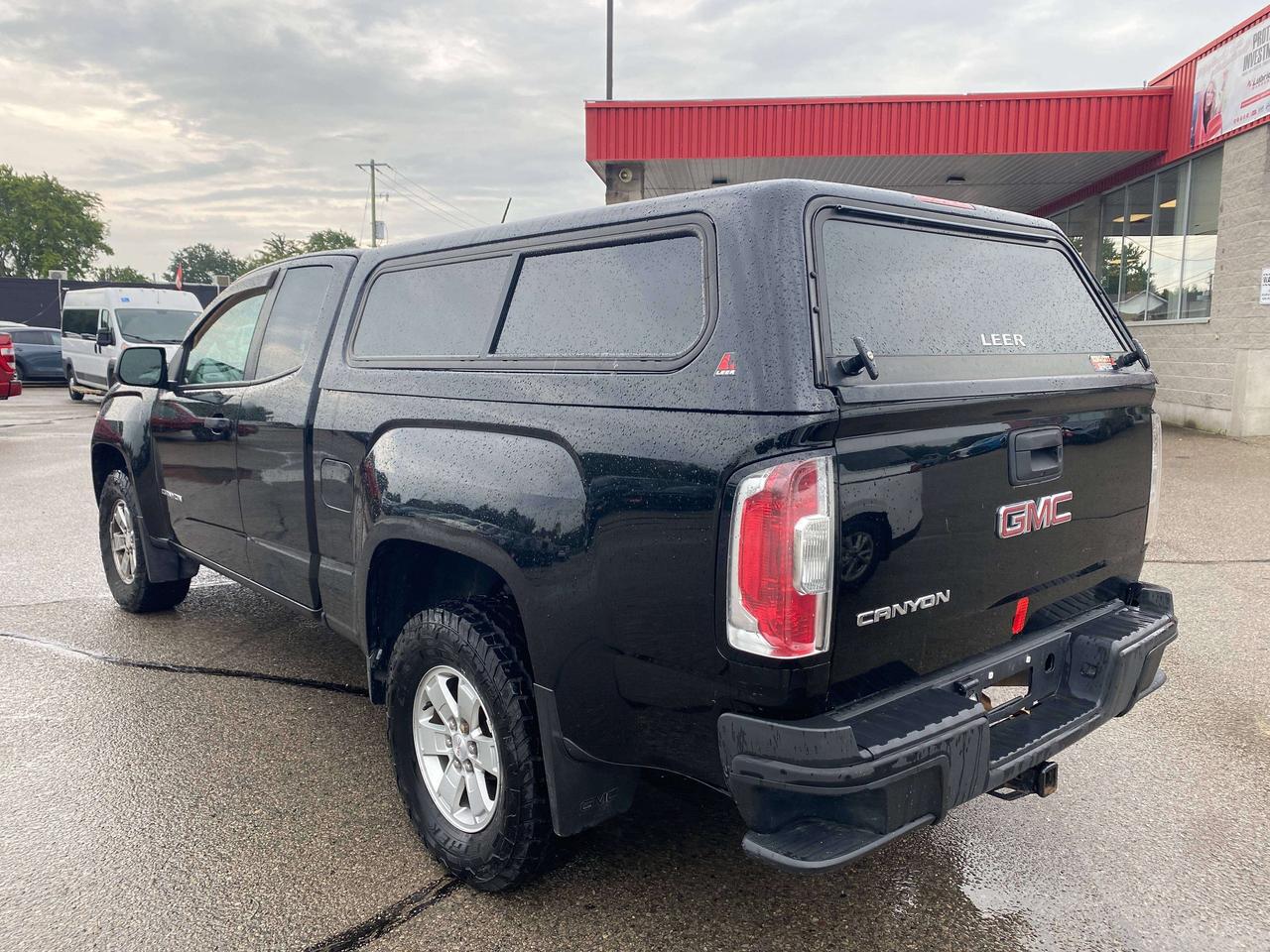 2016 GMC Canyon 2WD SL, CLEAN CARFAX, BACK UP CAMERA, 2 PASSENGER! - Photo #6