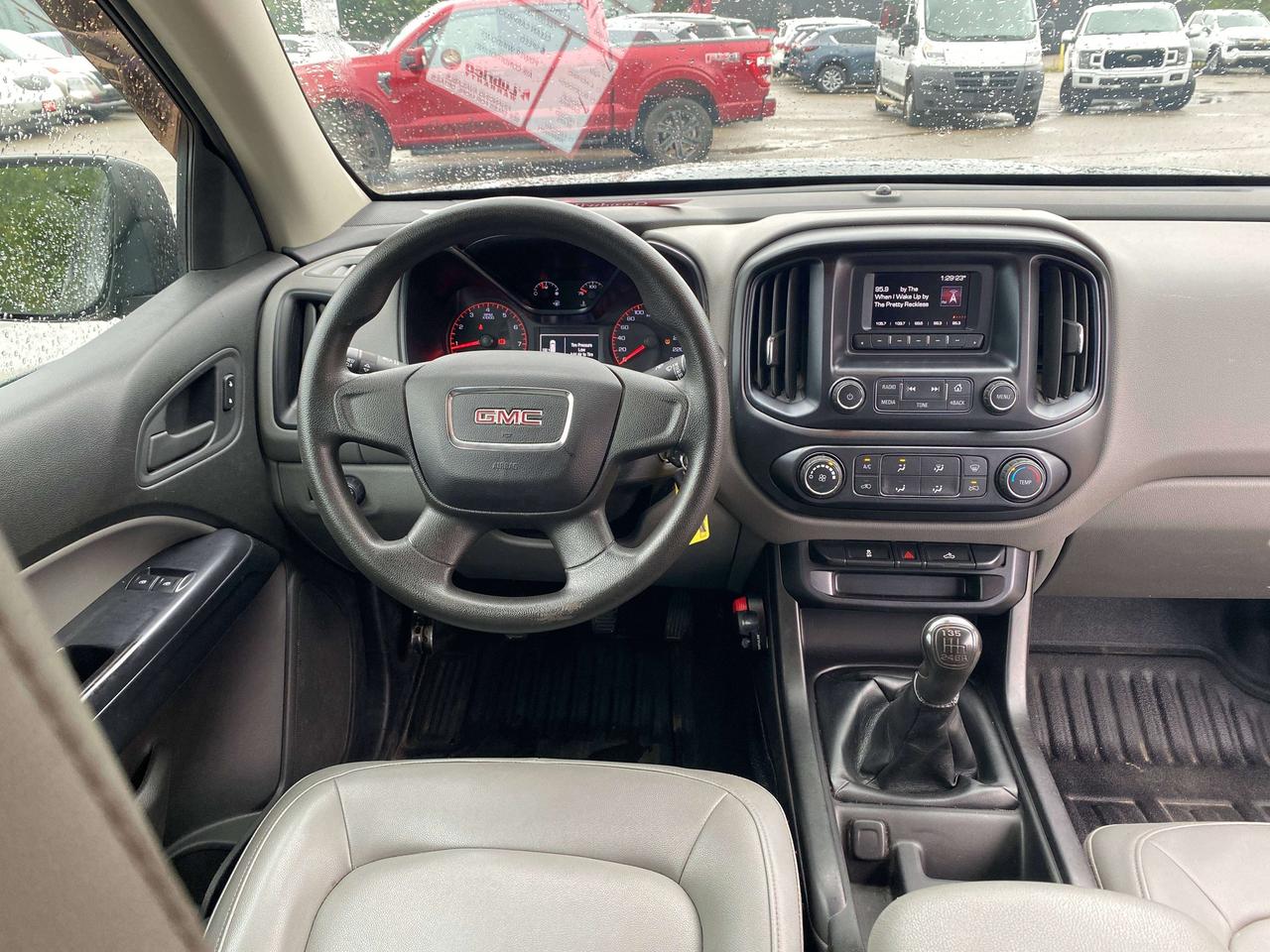 2016 GMC Canyon 2WD SL, CLEAN CARFAX, BACK UP CAMERA, 2 PASSENGER! Photo
