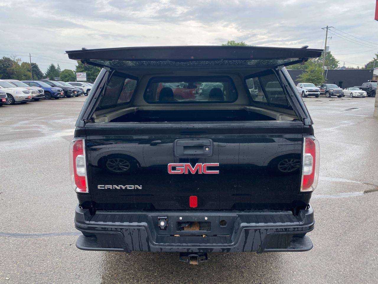 2016 GMC Canyon 2WD SL, CLEAN CARFAX, BACK UP CAMERA, 2 PASSENGER! Photo