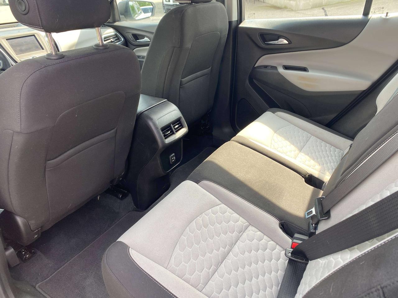 2020 Chevrolet Equinox LS, CLEAN CARFAX, HEATED SEATS, REMOTE START! Photo