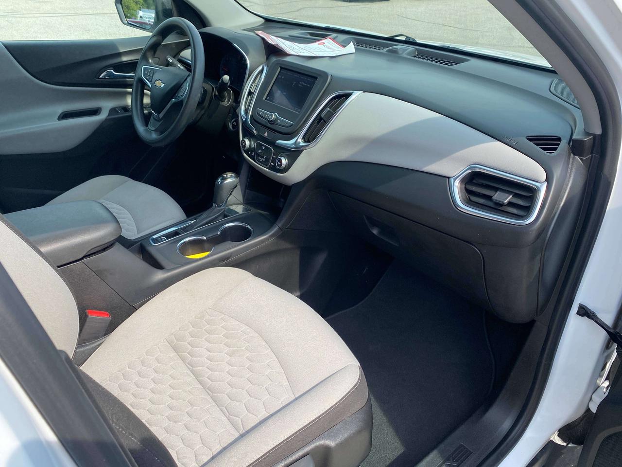 2020 Chevrolet Equinox LS, CLEAN CARFAX, HEATED SEATS, REMOTE START! Photo