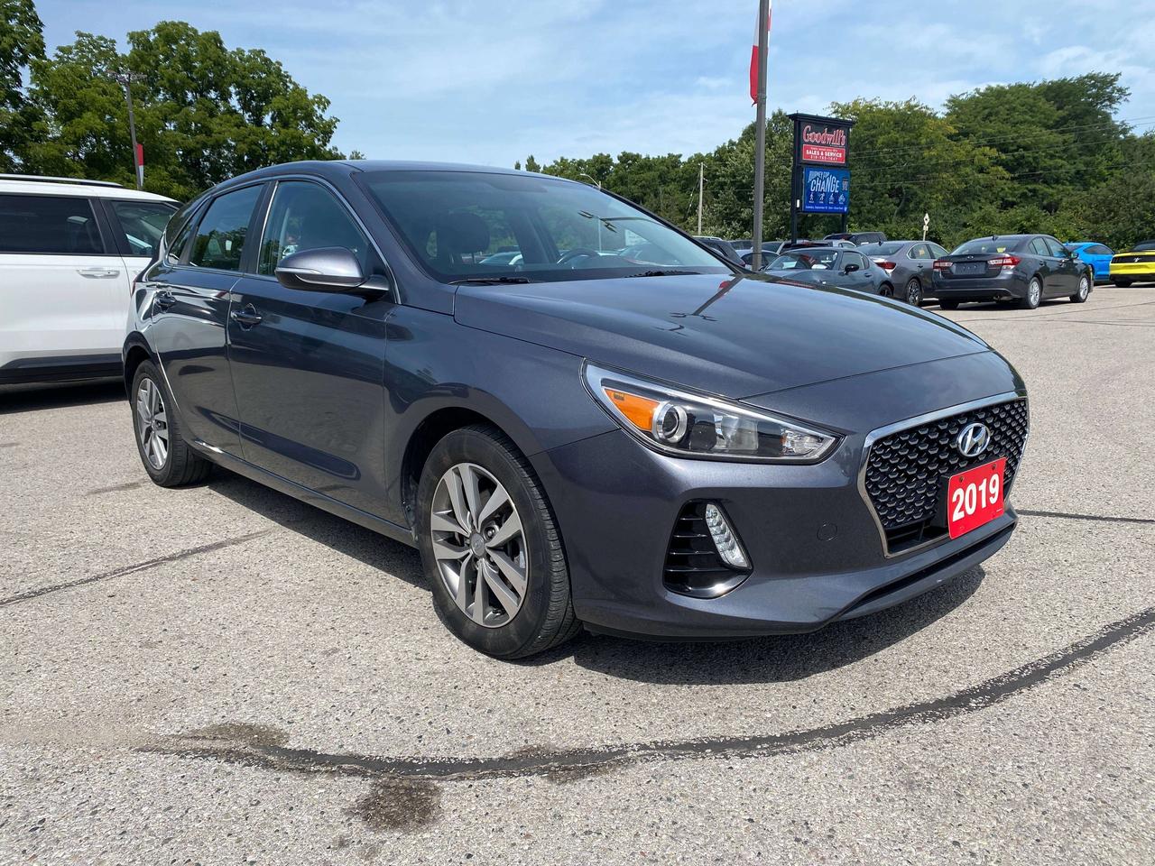 2019 Hyundai Elantra PREFERRED, CLEAN CARFAX, HEATED SEATS / WHEEL! - Photo #2