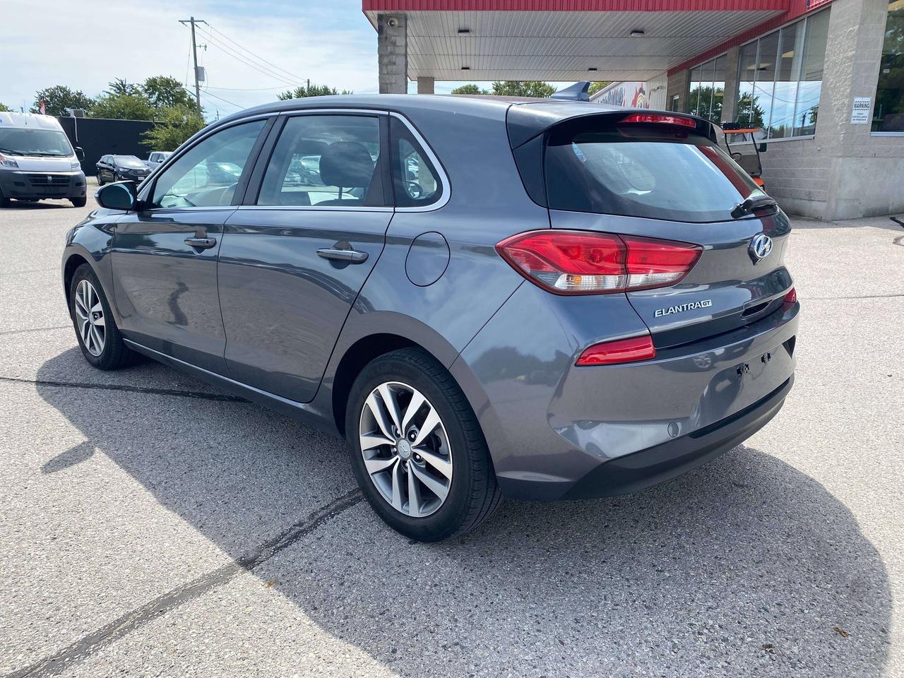 2019 Hyundai Elantra PREFERRED, CLEAN CARFAX, HEATED SEATS / WHEEL! Photo