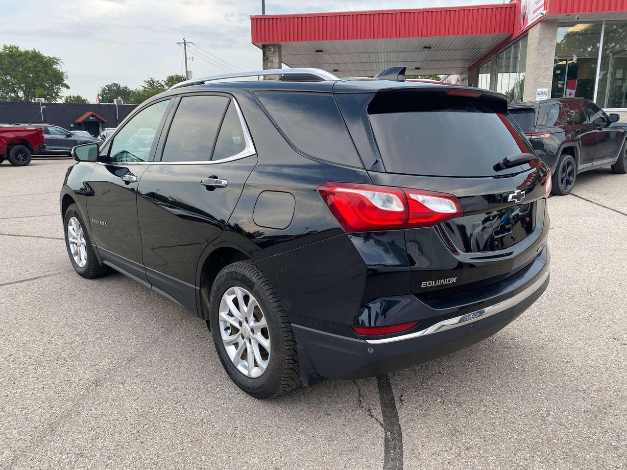 2020 Chevrolet Equinox PREMIER, AWD, REMOTE START, HEATED LEATHER SEATS! - Photo #6