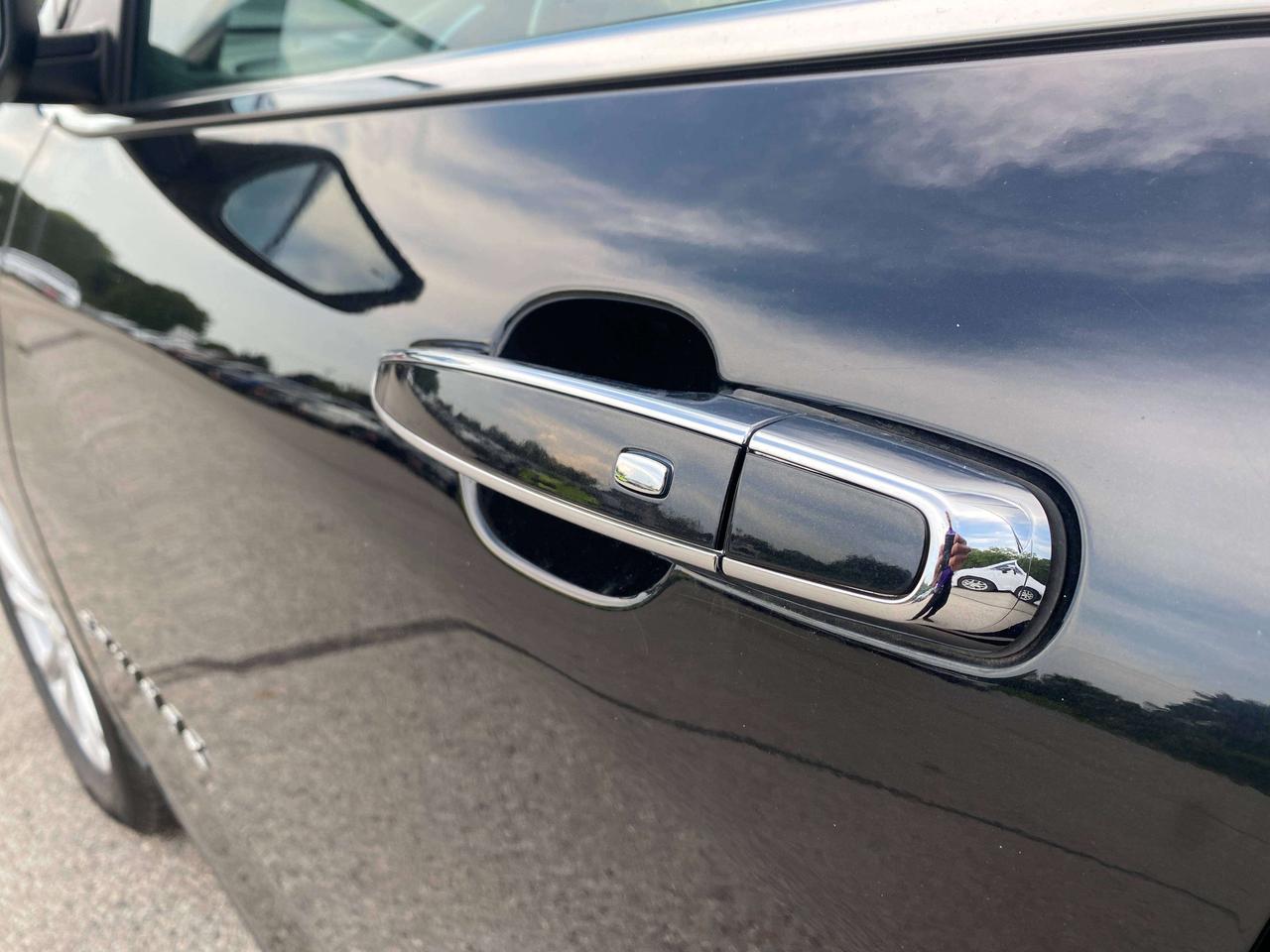 2020 Chevrolet Equinox PREMIER, AWD, REMOTE START, HEATED LEATHER SEATS! - Photo #9
