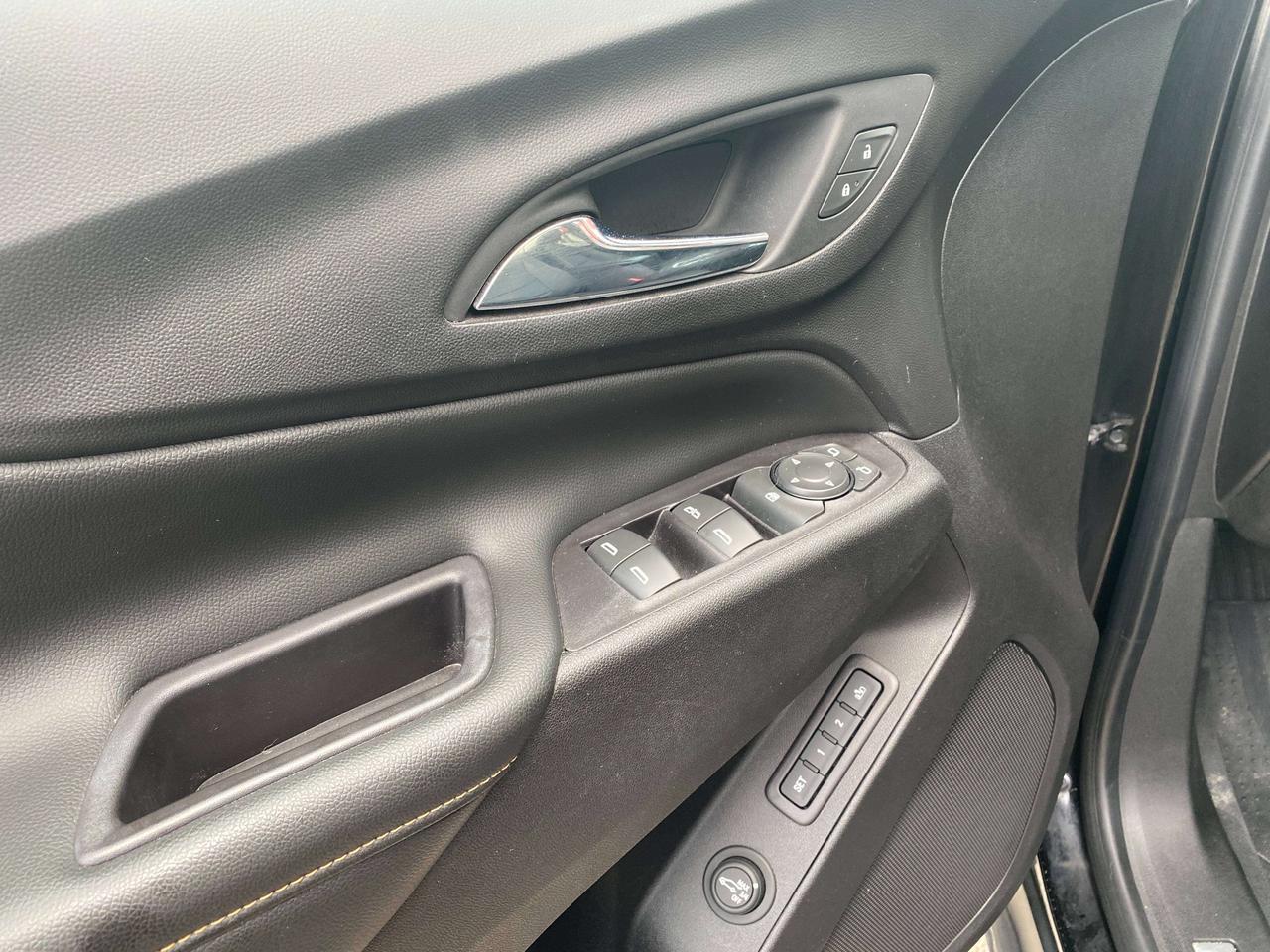 2020 Chevrolet Equinox PREMIER, AWD, REMOTE START, HEATED LEATHER SEATS! - Photo #10