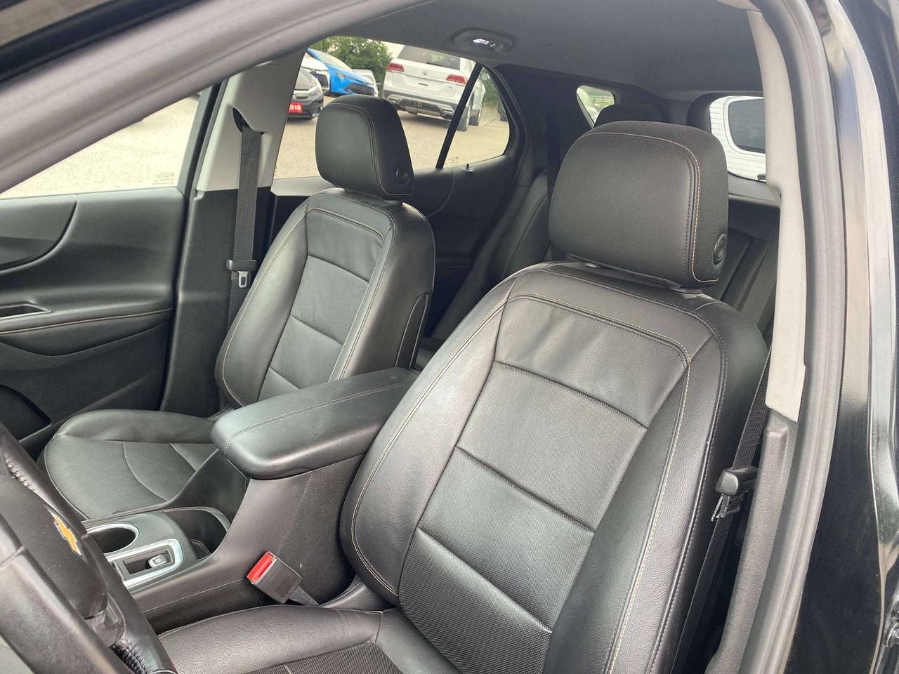 2020 Chevrolet Equinox PREMIER, AWD, REMOTE START, HEATED LEATHER SEATS! Photo