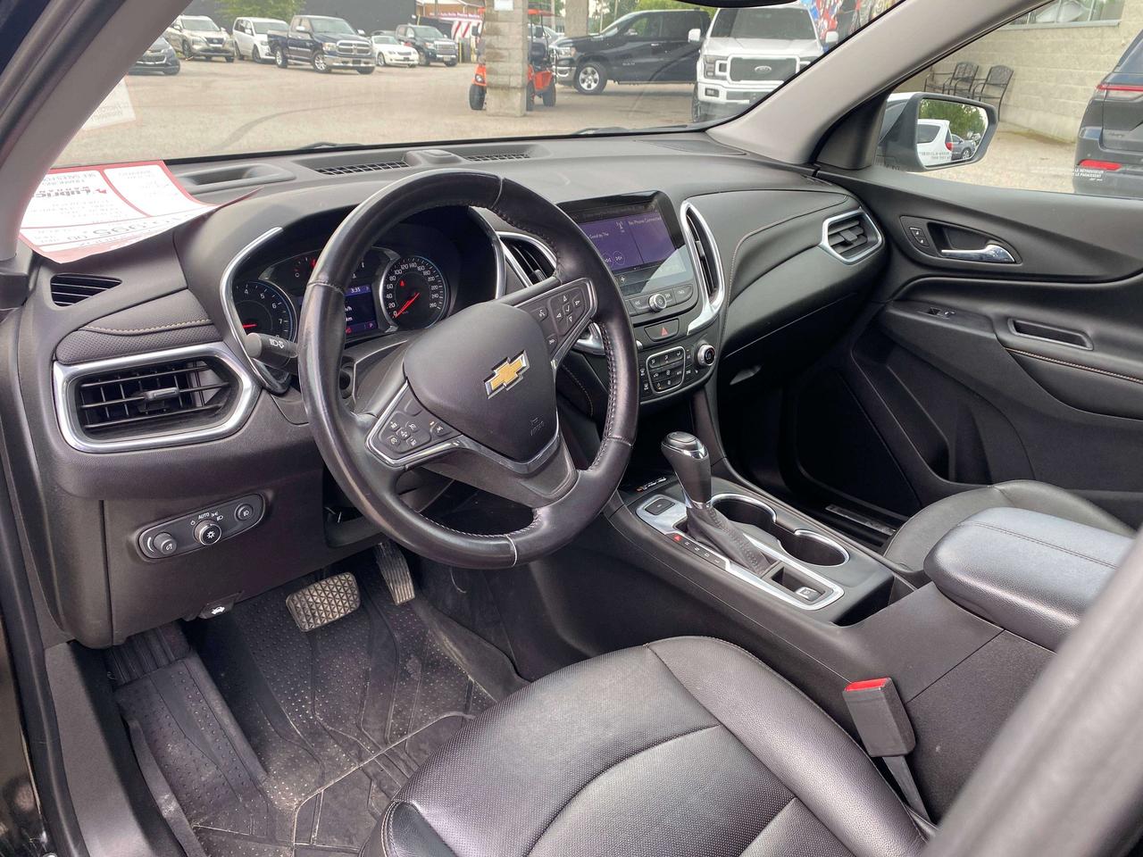 2020 Chevrolet Equinox PREMIER, AWD, REMOTE START, HEATED LEATHER SEATS! - Photo #12