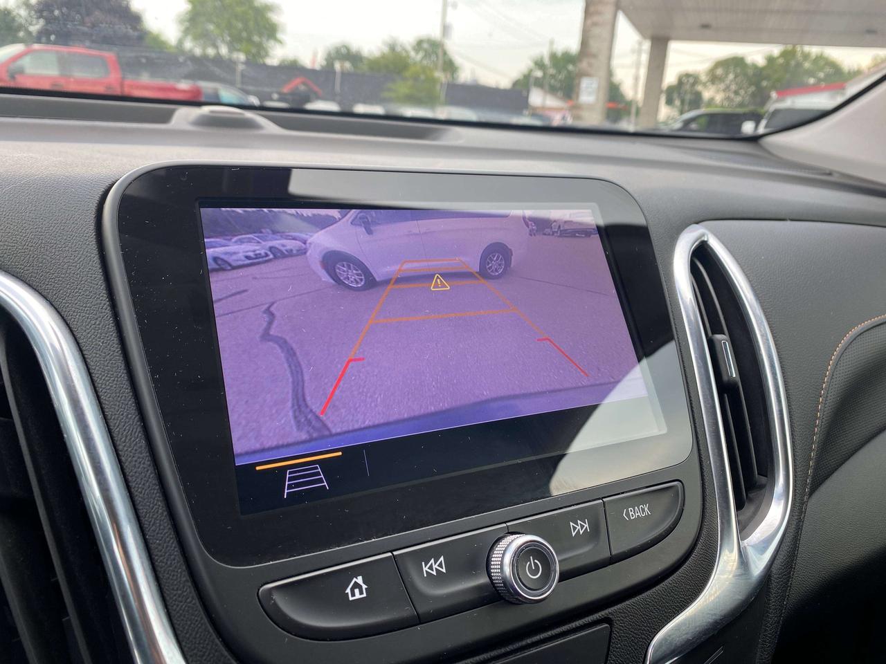 2020 Chevrolet Equinox PREMIER, AWD, REMOTE START, HEATED LEATHER SEATS! - Photo #16