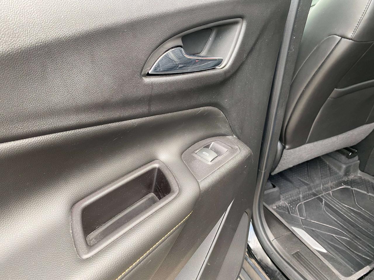 2020 Chevrolet Equinox PREMIER, AWD, REMOTE START, HEATED LEATHER SEATS! - Photo #17