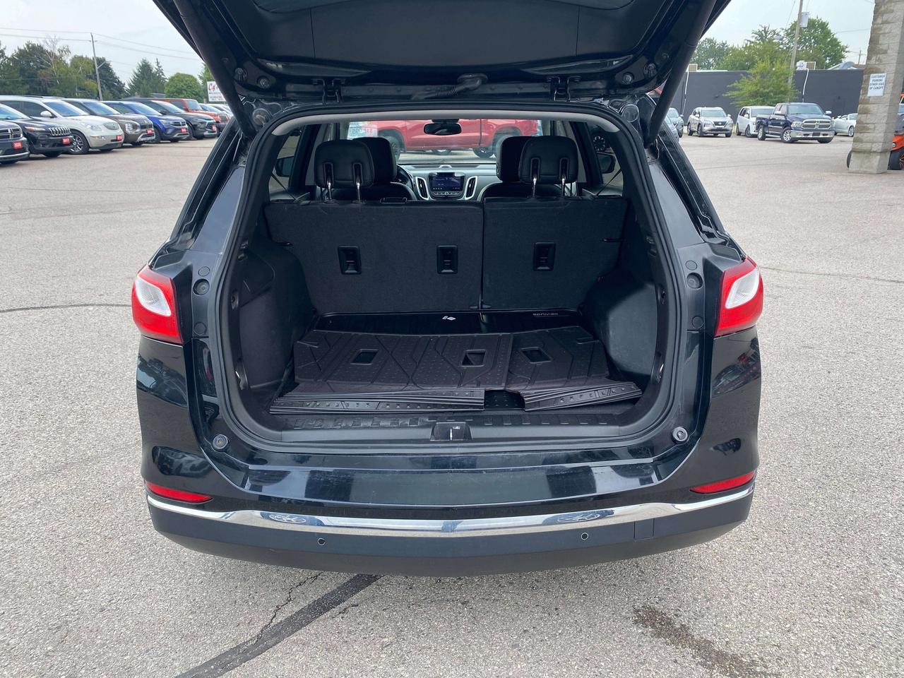 2020 Chevrolet Equinox PREMIER, AWD, REMOTE START, HEATED LEATHER SEATS! Photo