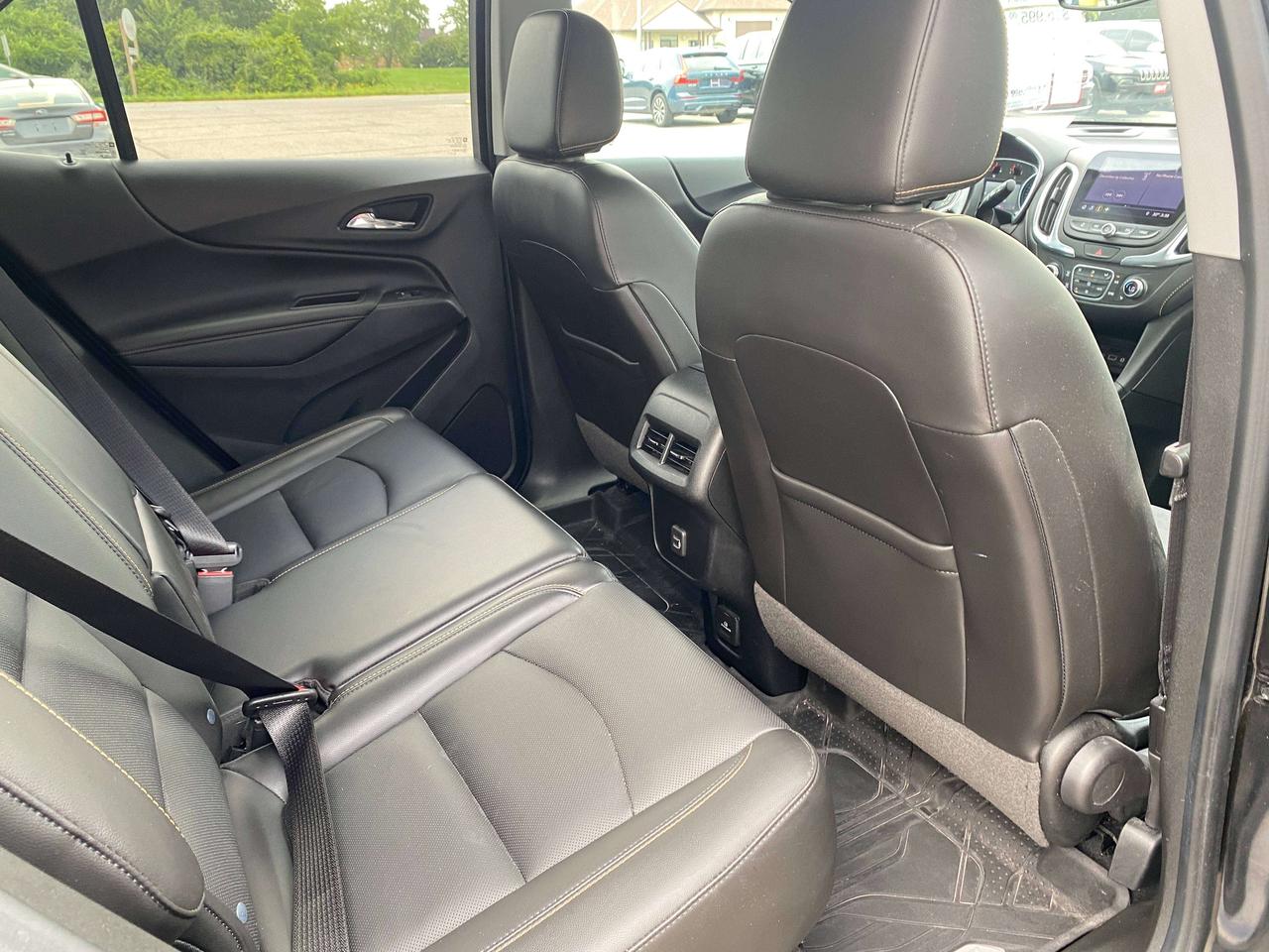 2020 Chevrolet Equinox PREMIER, AWD, REMOTE START, HEATED LEATHER SEATS! - Photo #21