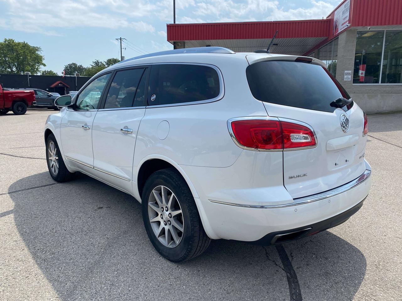 2016 Buick Enclave LEATHER, AWD, CLEAN CARFAX, 7 PASS, REMOTE START! Photo