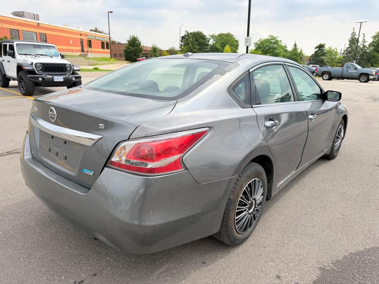 2015 Nissan Altima 2.5 S 4dr Sedan CVT Photo